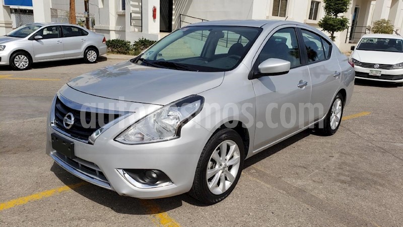 foto Nissan Versa Advance Aut usado