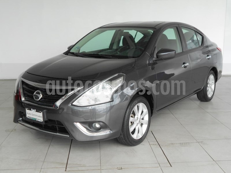 foto Nissan Versa Advance usado