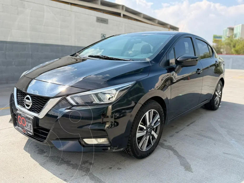 foto Nissan Versa Advance usado (2021) color Negro precio $225,000