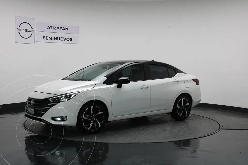 foto Nissan Versa Exclusive Aut usado (2024) color Blanco precio $340,000