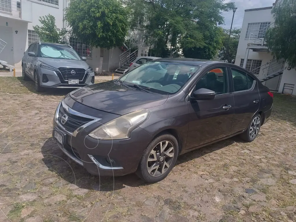 Nissan versa exclusive navi aut (2015)