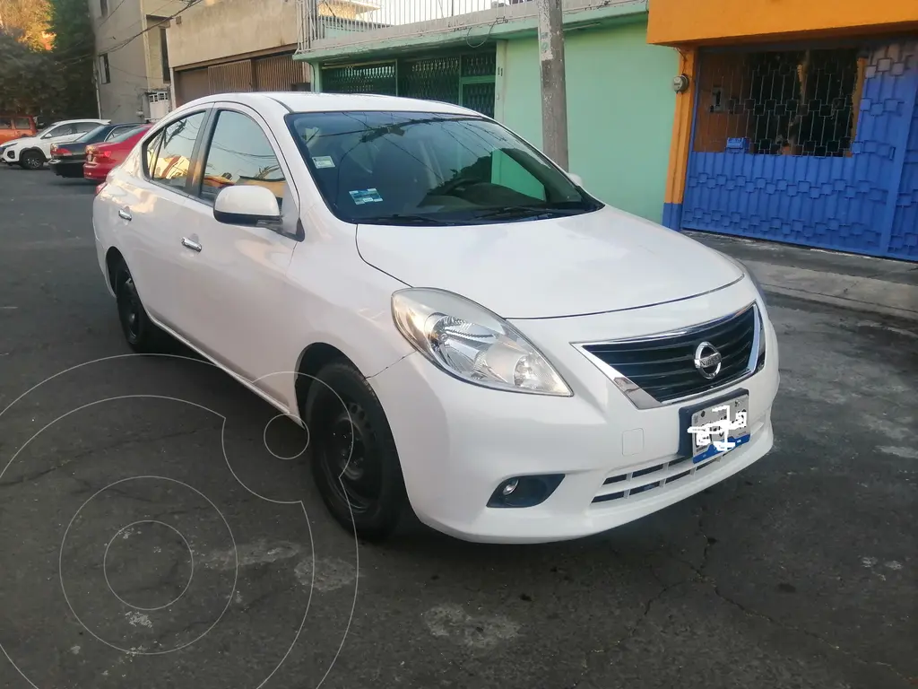 Nissan Versa Advance usado (2013) color Blanco precio $120,000