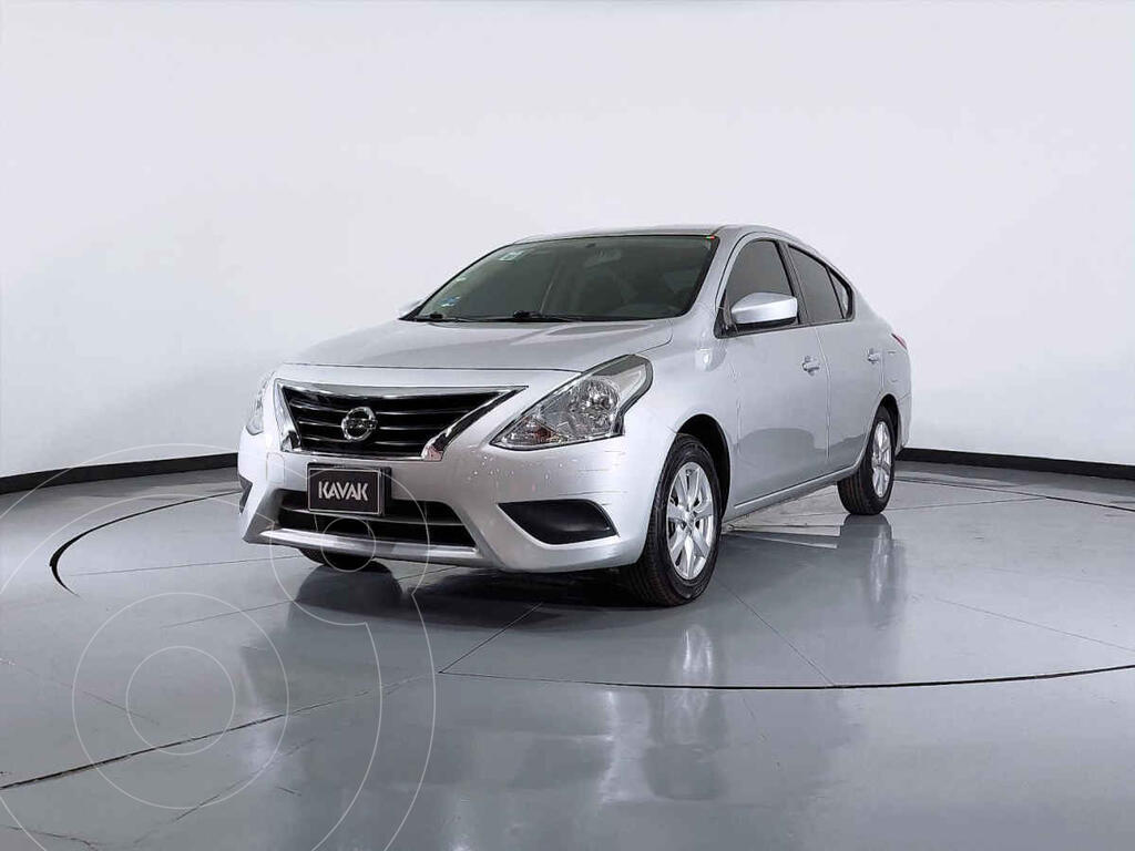 foto Nissan Versa Sense Aut usado (2019) color Plata precio $237,999