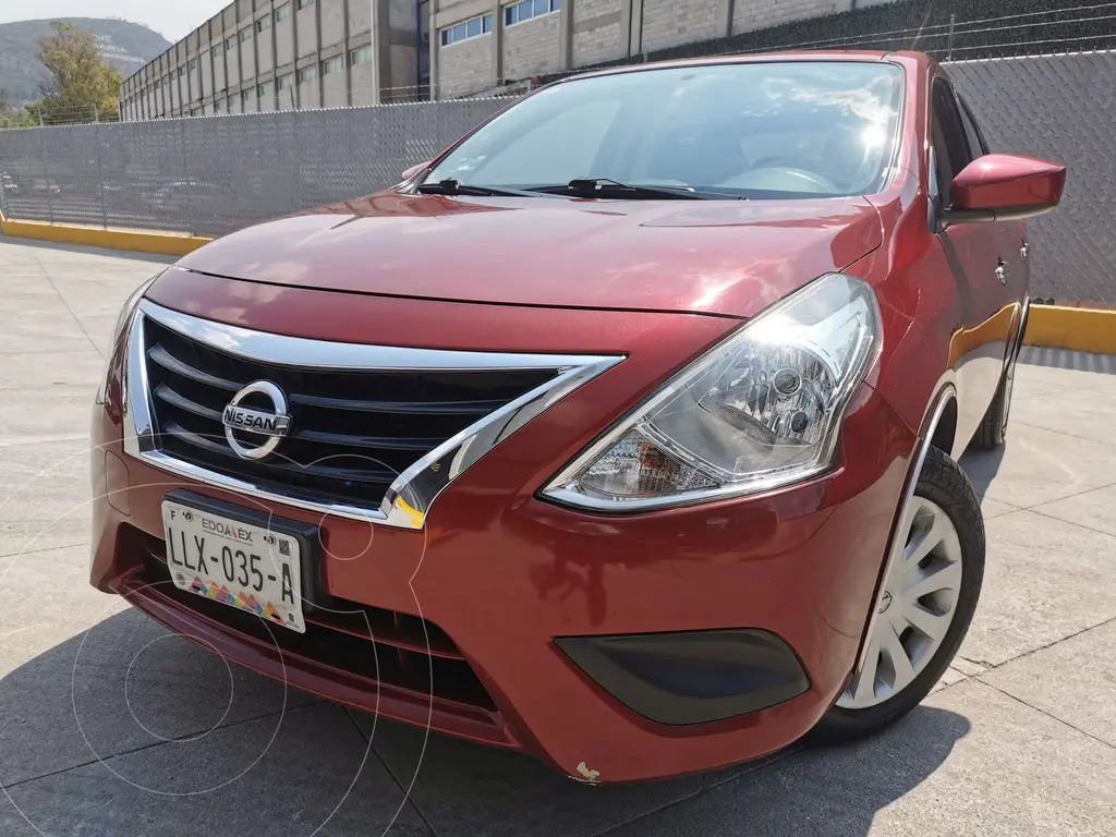 foto Nissan Versa Sense usado (2018) color Rojo precio $227,000
