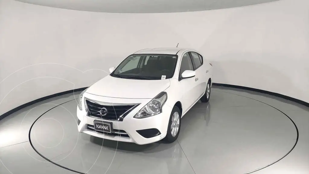 foto Nissan Versa Sense usado (2019) color Blanco precio $223,999