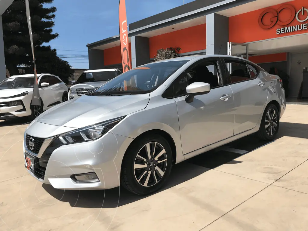 foto Nissan Versa null usado (2022) color NIS__ PLATA precio $220,000