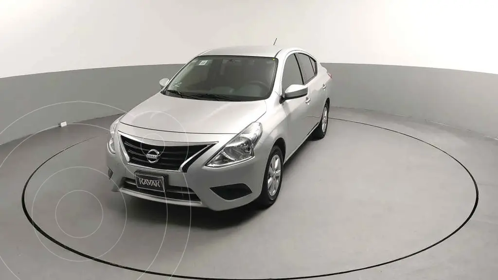 foto Nissan Versa Sense Aut usado (2019) color Negro precio $271,999