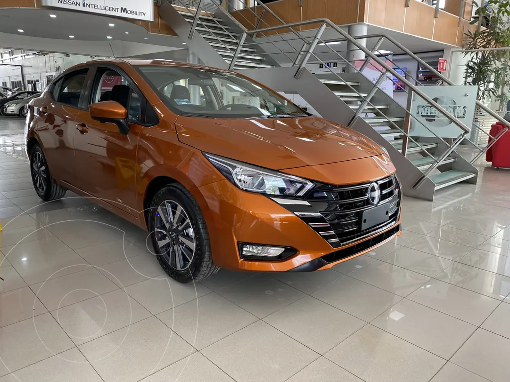 foto Nissan Versa Advance Aut nuevo color Naranja precio $405,900