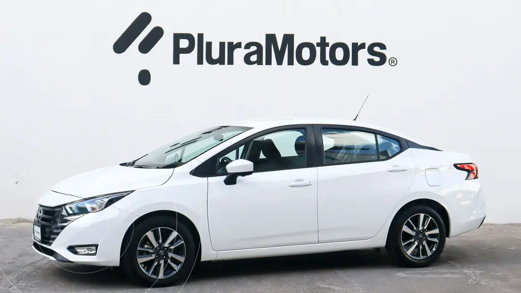Nissan Versa Advance 2025