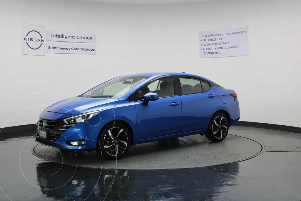 foto Nissan Versa Exclusive Aut usado (2024) color Azul precio $340,000