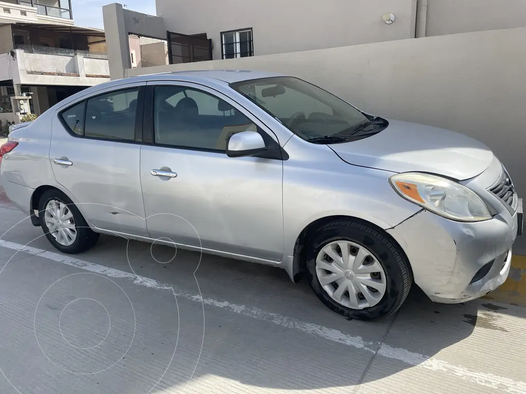 Nissan Versa Advance Aut 2014