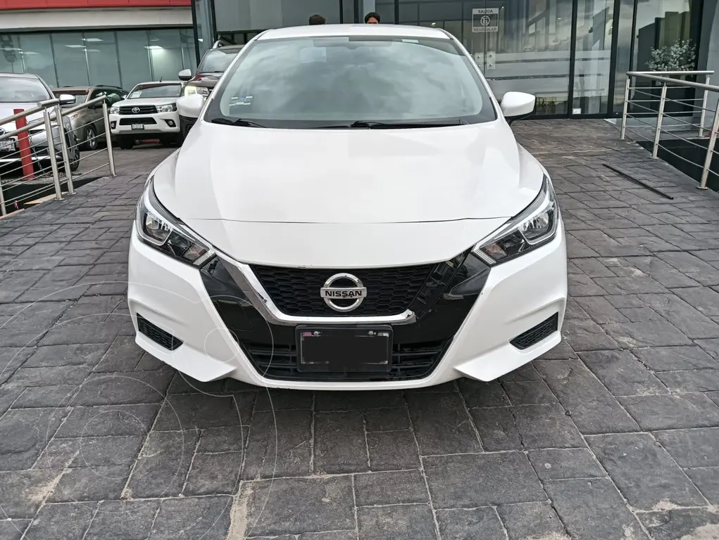 foto Nissan Versa Sense Aut usado (2020) color Blanco precio $225,000