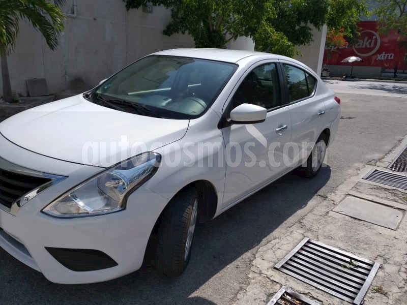 foto Nissan Versa Sense Aut usado