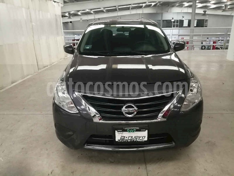 foto Nissan Versa Sense usado (2019) color Gris precio $205,000