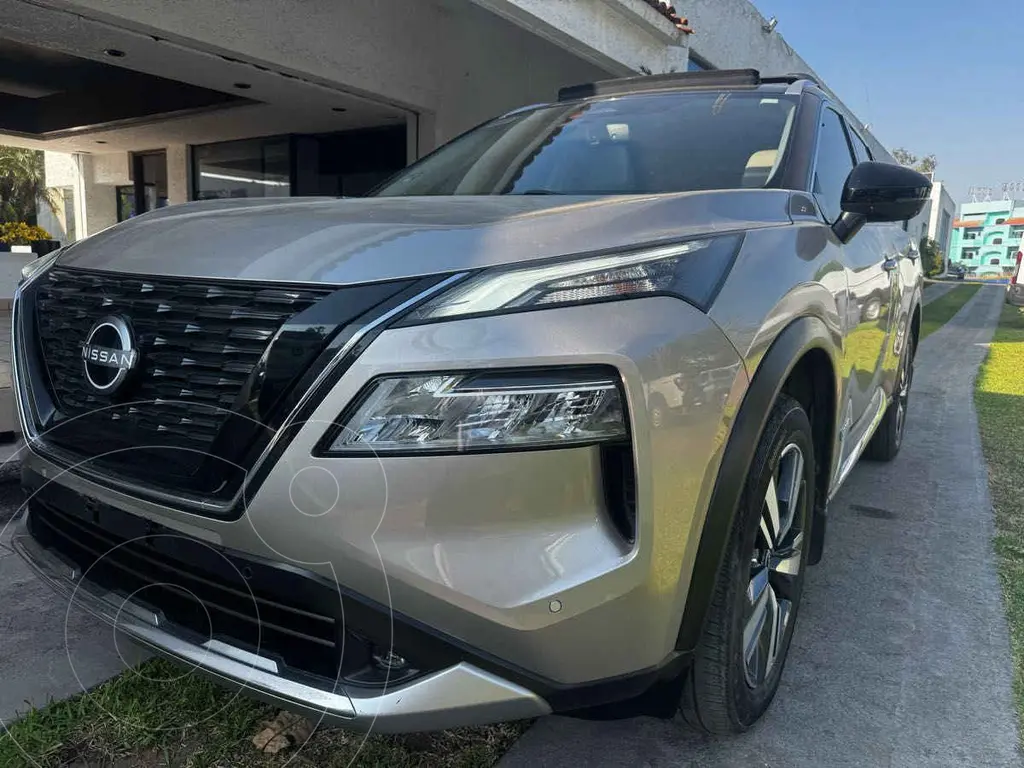 foto Nissan X-Trail E-Power Platinum usado (2023) color Beige precio $479,900