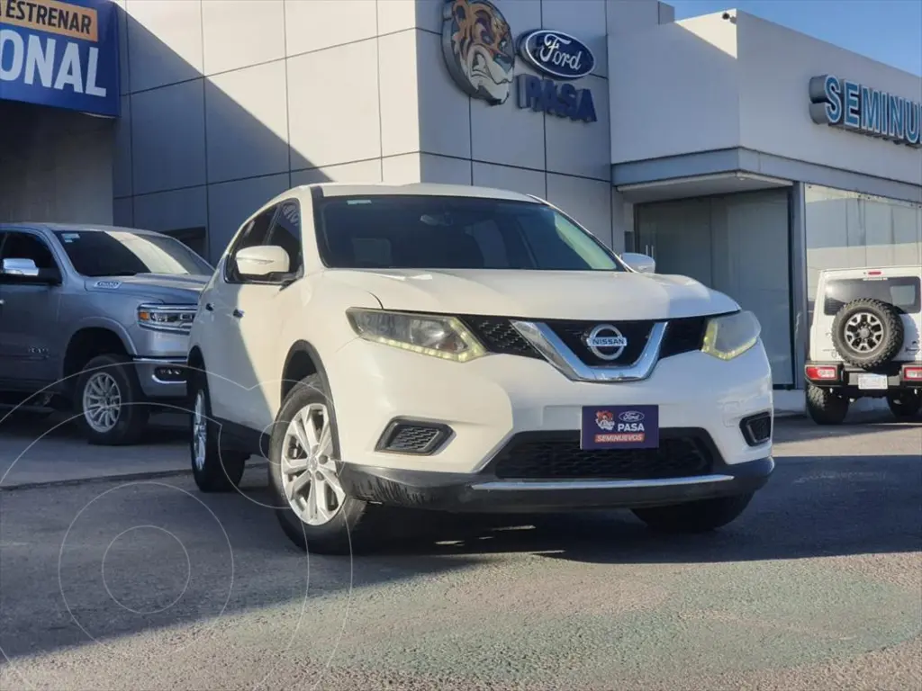 foto Nissan X-Trail Sense 3 Row usado (2016) color Blanco precio $182,000