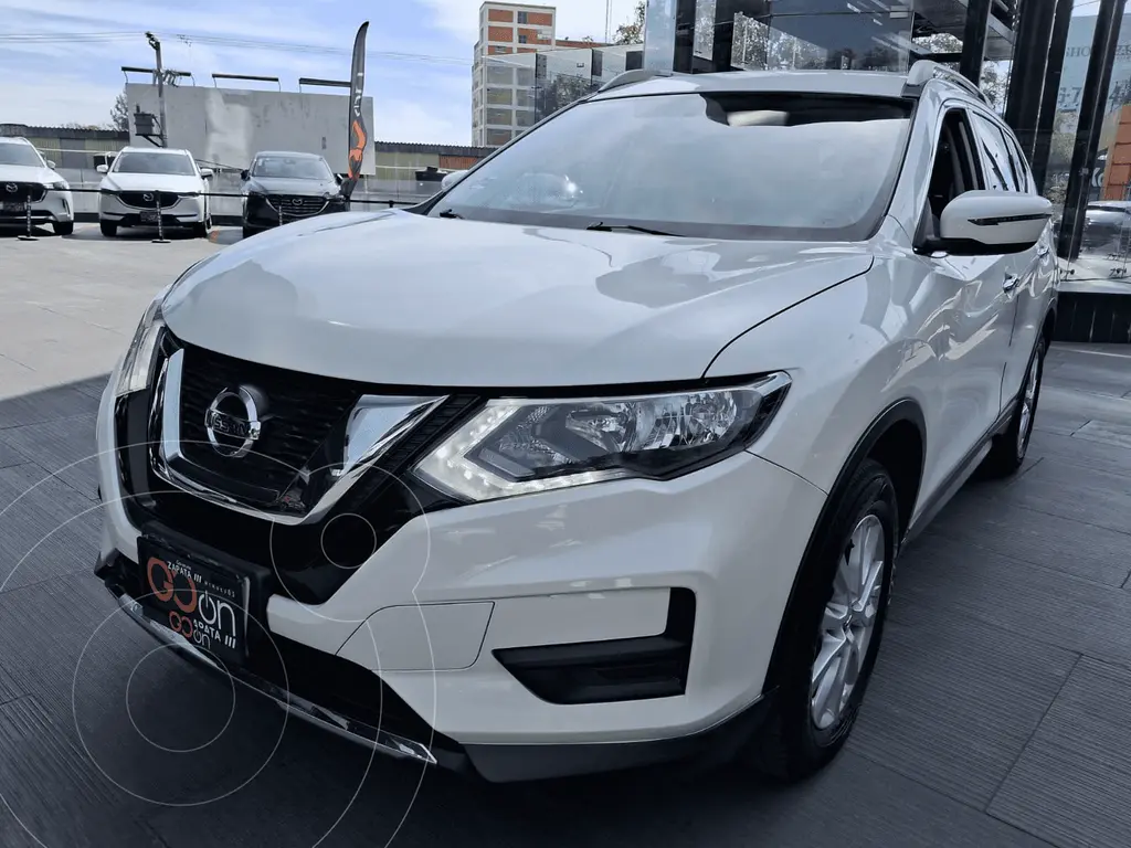 foto Nissan X-Trail SENSE usado (2020) color NISBBBLANCOBEIGE precio $269,000