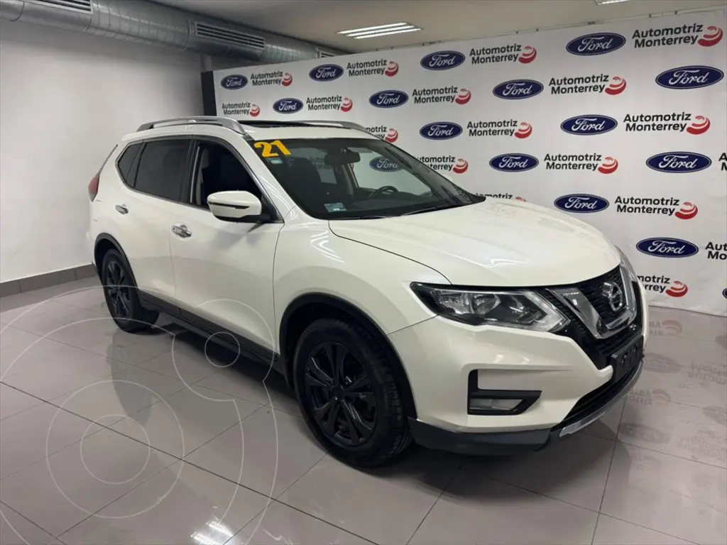 foto Nissan X-Trail Advance 2 Row usado (2021) color Blanco precio $379,000