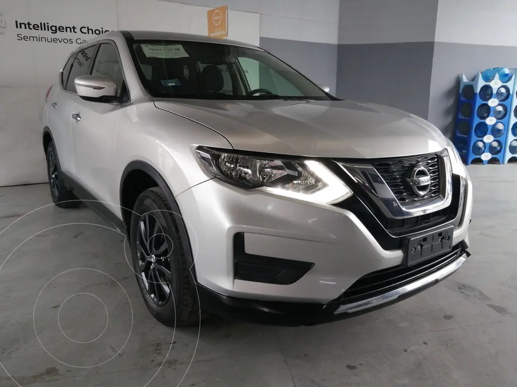 foto Nissan X-Trail Sense 2 Row usado (2021) color plateado precio $350,000