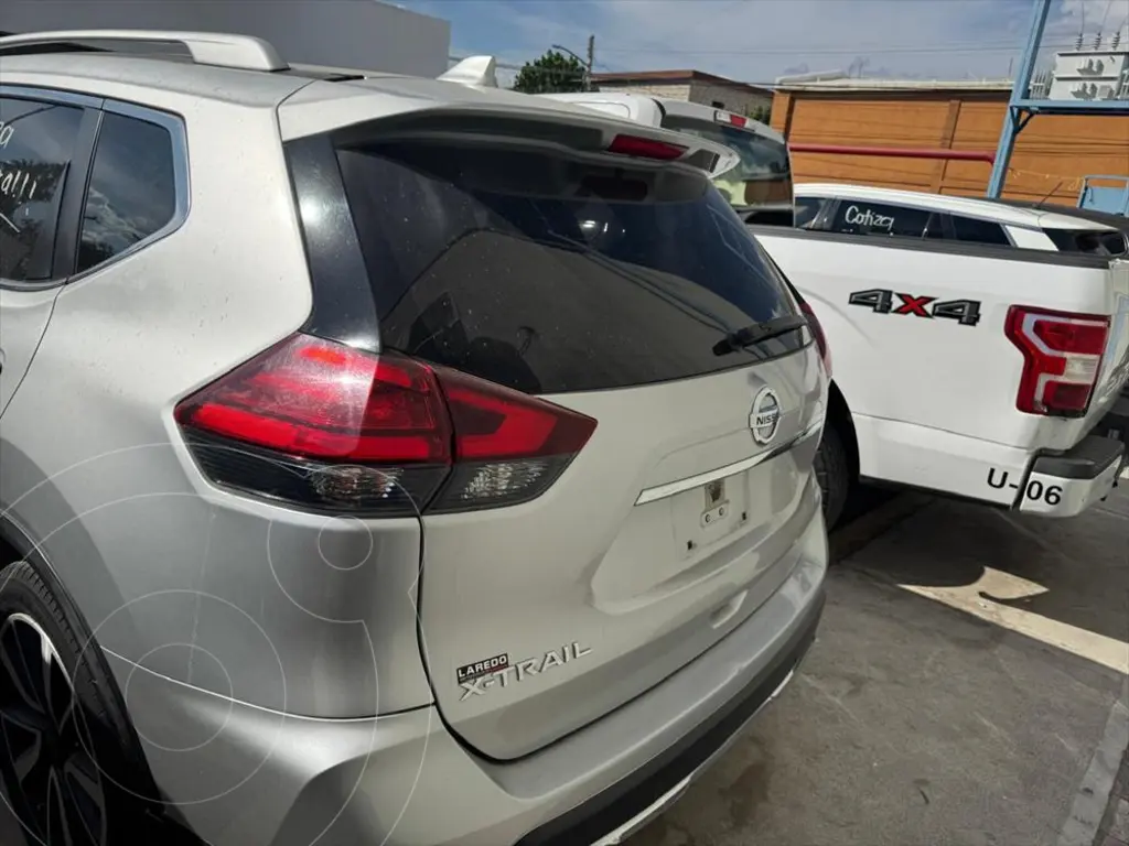 foto Nissan X-Trail Exclusive 3 Row usado (2018) color Plateado precio $250,000