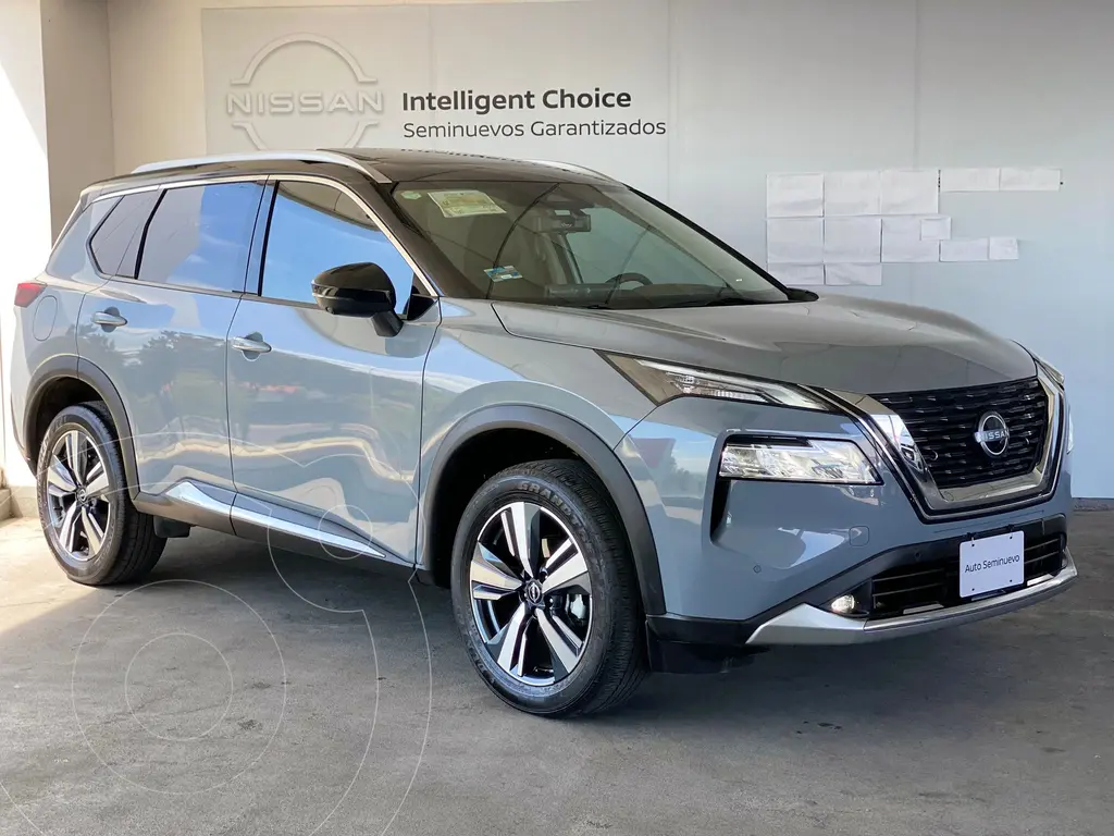 foto Nissan X-Trail Platinum Plus 2 Filas usado (2023) color Gris precio $735,800