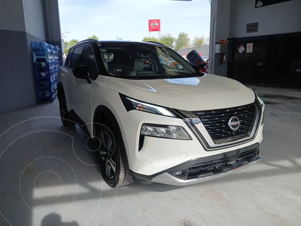 foto Nissan X-Trail Platinum Plus 2 Filas usado (2024) color Blanco precio $650,000