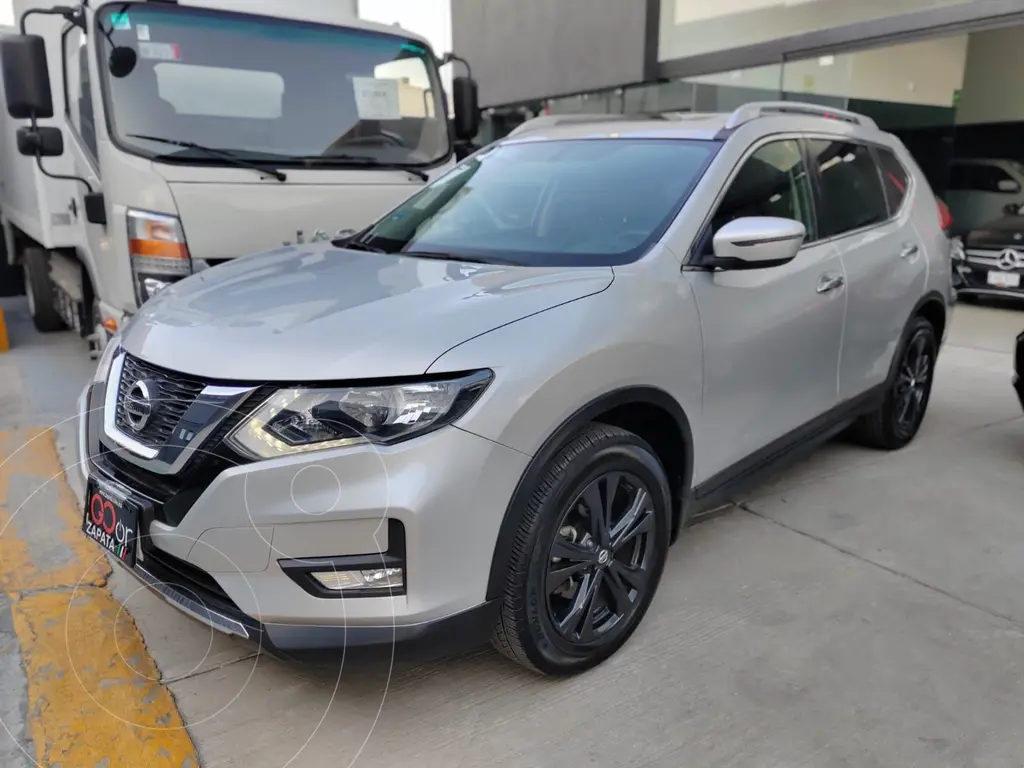 foto Nissan X-Trail Advance 2 Row usado (2022) color plateado precio $490,000