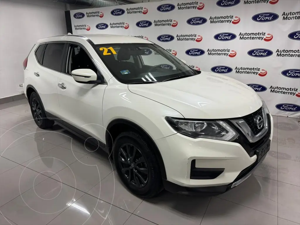 foto Nissan X-Trail Sense 3 Row usado (2021) color Blanco precio $315,000