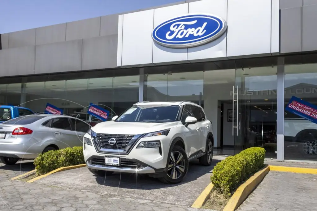 foto Nissan X-Trail PLATINUM PLUS 3 ROW usado (2023) color Blanco precio $519,000