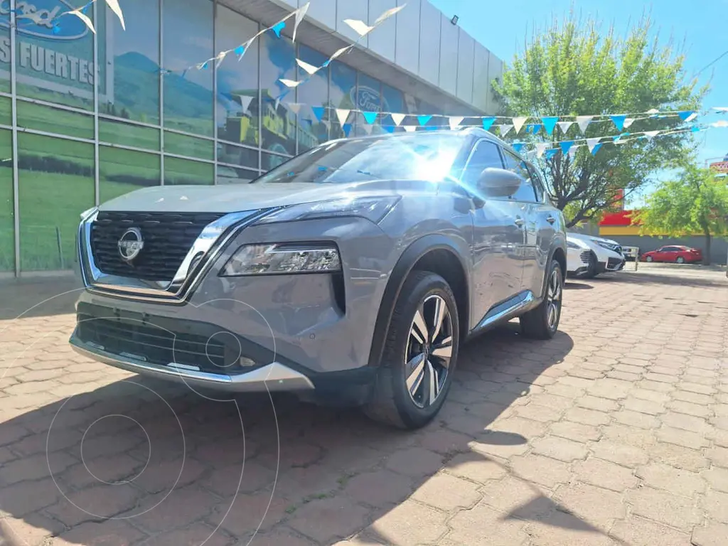 foto Nissan X-Trail Platinum Plus 2 Filas usado (2024) color Gris precio $650,000