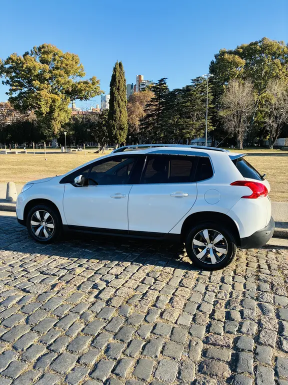 Peugeot 2008 Feline (1587 Cc) 2018 - foto 5