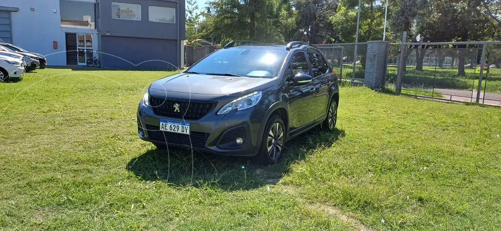 foto Peugeot 2008 Feline usado (2021) color Gris Oscuro precio $23.900.000