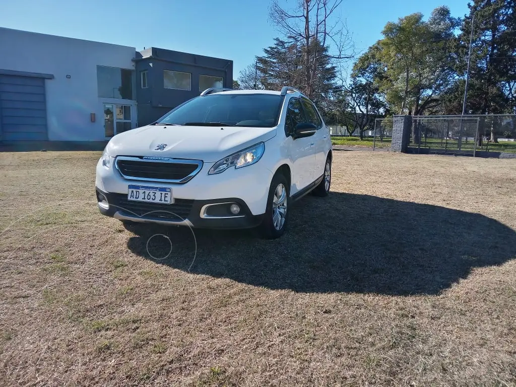 foto Peugeot 2008 2OO8 1.6 ALLURE usado (2018) color Blanco precio $15.500.000