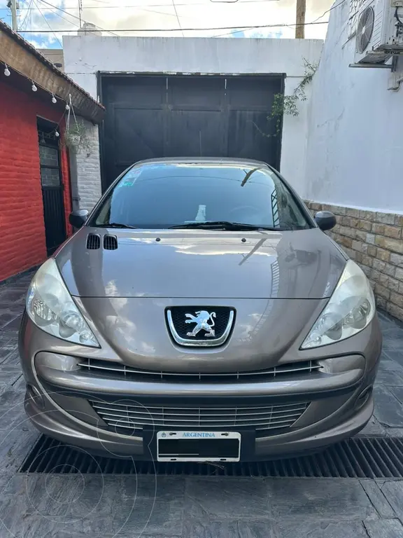 Peugeot 207 Compact Sedan 1.4 Active 4P usado (2011) color Gris ...
