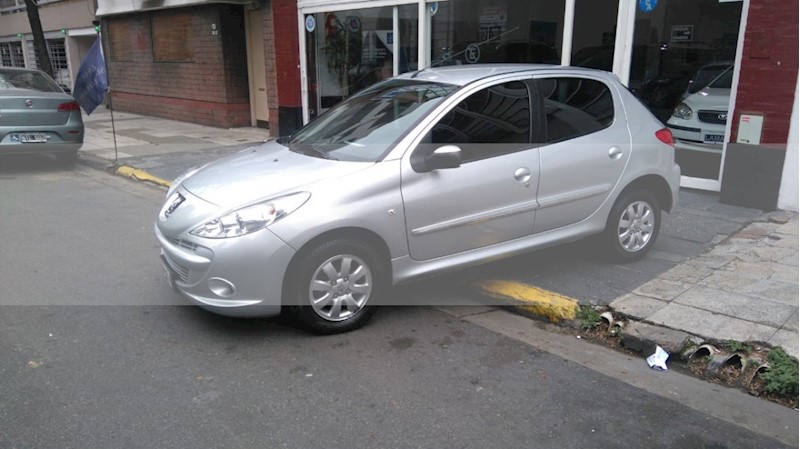 foto Peugeot 207 Compact XS 1.4 5 PUERTAS usado