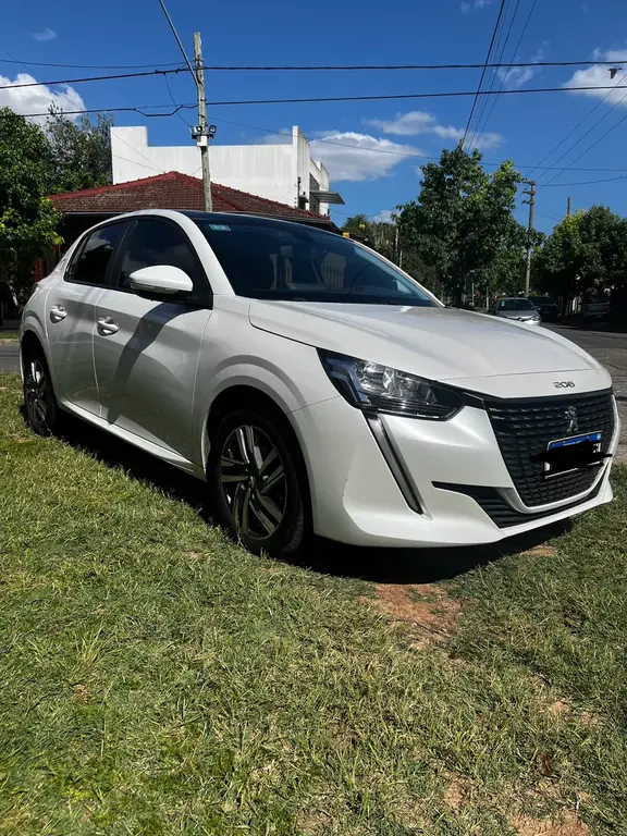 Peugeot 208 Allure 1.6 (1587 Cc) 2022 - foto 1