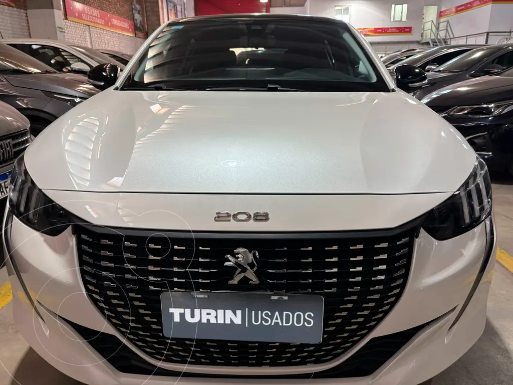 foto Peugeot 208 Feline 1.6 Tiptronic usado (2023) color Blanco Banquise precio $25.700.000