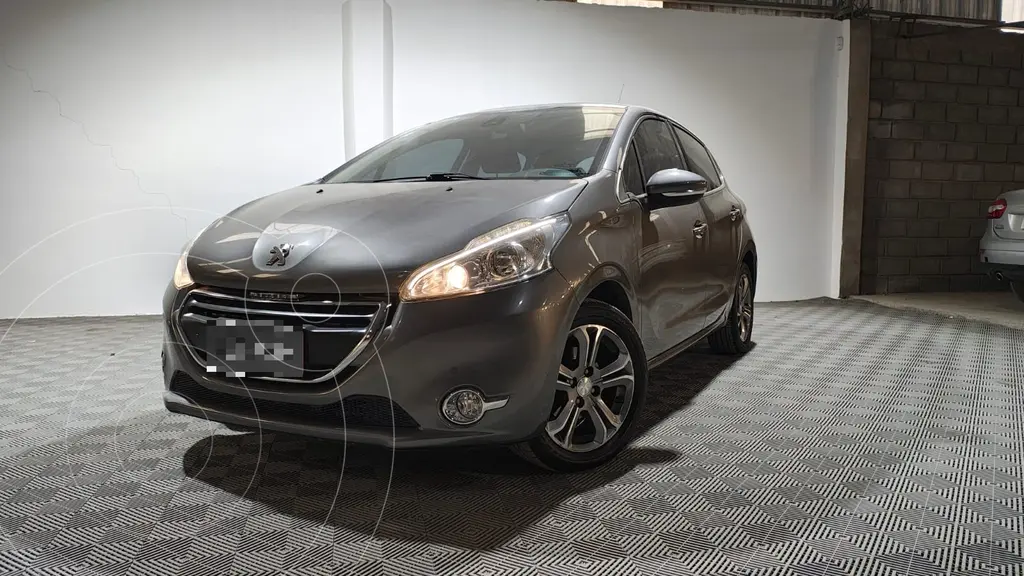 foto Peugeot 208 Feline 1.6 usado (2014) color Gris Lunar precio $14.504.000