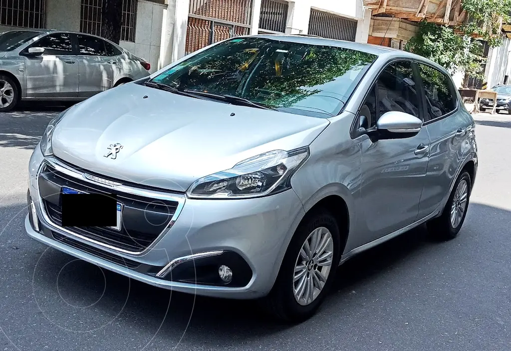 foto Peugeot 208 Allure 1.6 usado (2019) color Gris precio $16.000.000