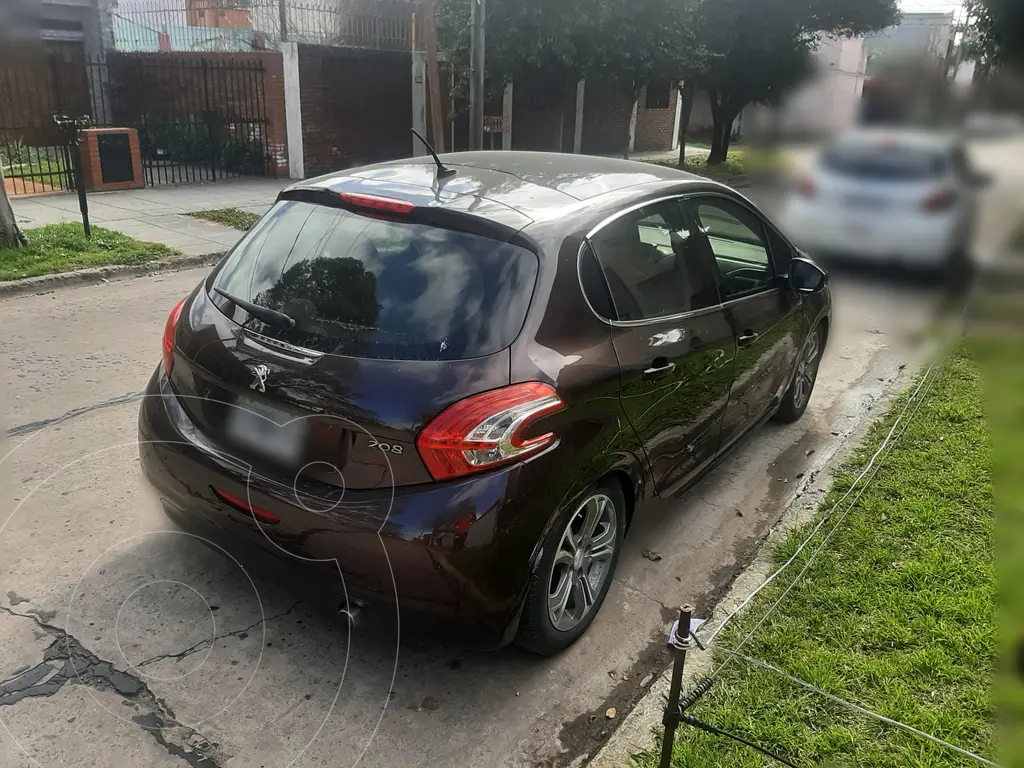 Peugeot 208 Feline 1.6 Pack Cuir (1587 Cc) 2013 - foto 3