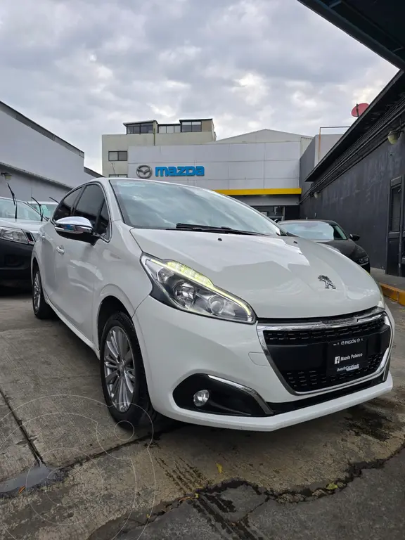 foto Peugeot 208 1.2L Allure PureTech usado (2019) color Blanco precio $180,000