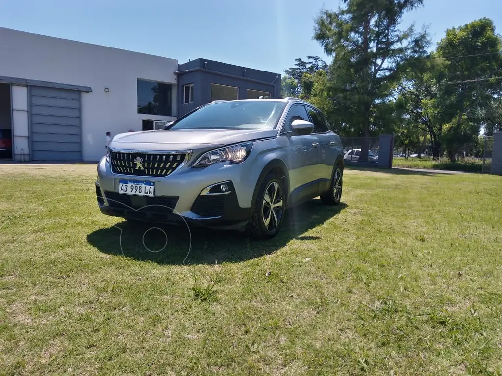 foto Peugeot 3008 SUV Allure THP Tiptronic usado (2017) color Gris Oscuro precio $25.500.000
