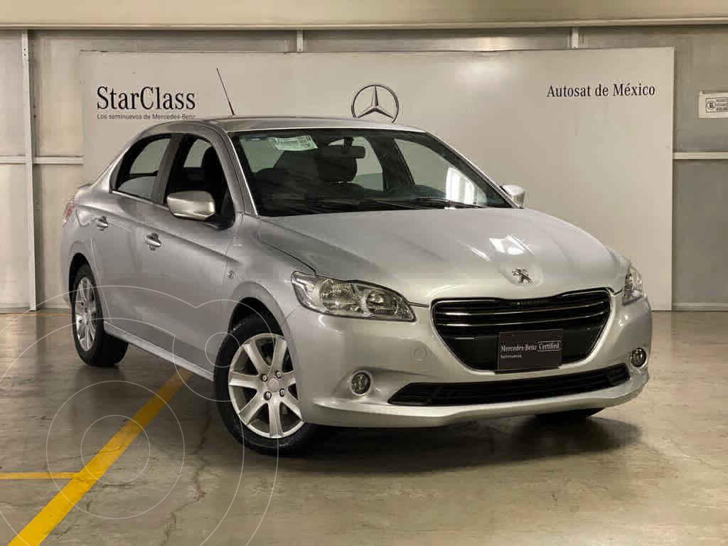 foto Peugeot 301 Allure usado (2016) color Gris precio $182,000