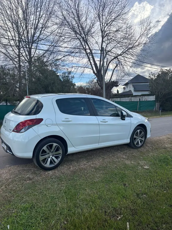Peugeot 308 Allure Pack Thp Tiptronic (1598 Cc) 2018 - foto 2