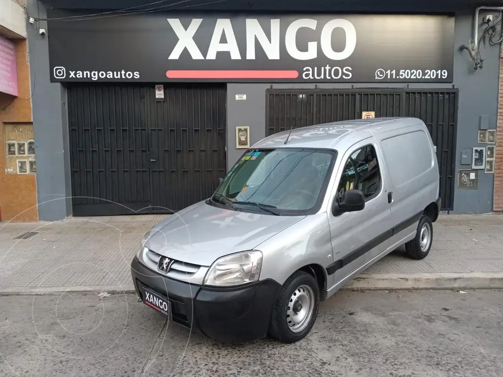foto Peugeot Partner PARTNER 1.6 HDI CON. PLC L10/17 usado (2013) color Gris precio $12.000.000