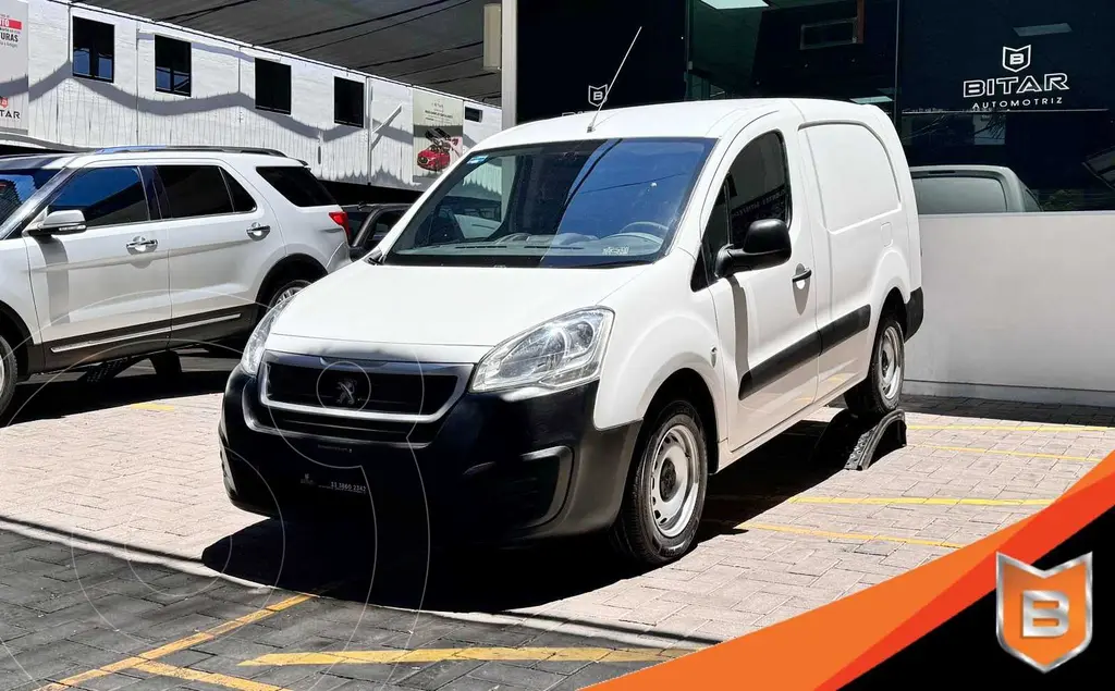 foto Peugeot Partner HDi 5 Puertas usado (2017) color Blanco precio $229,900
