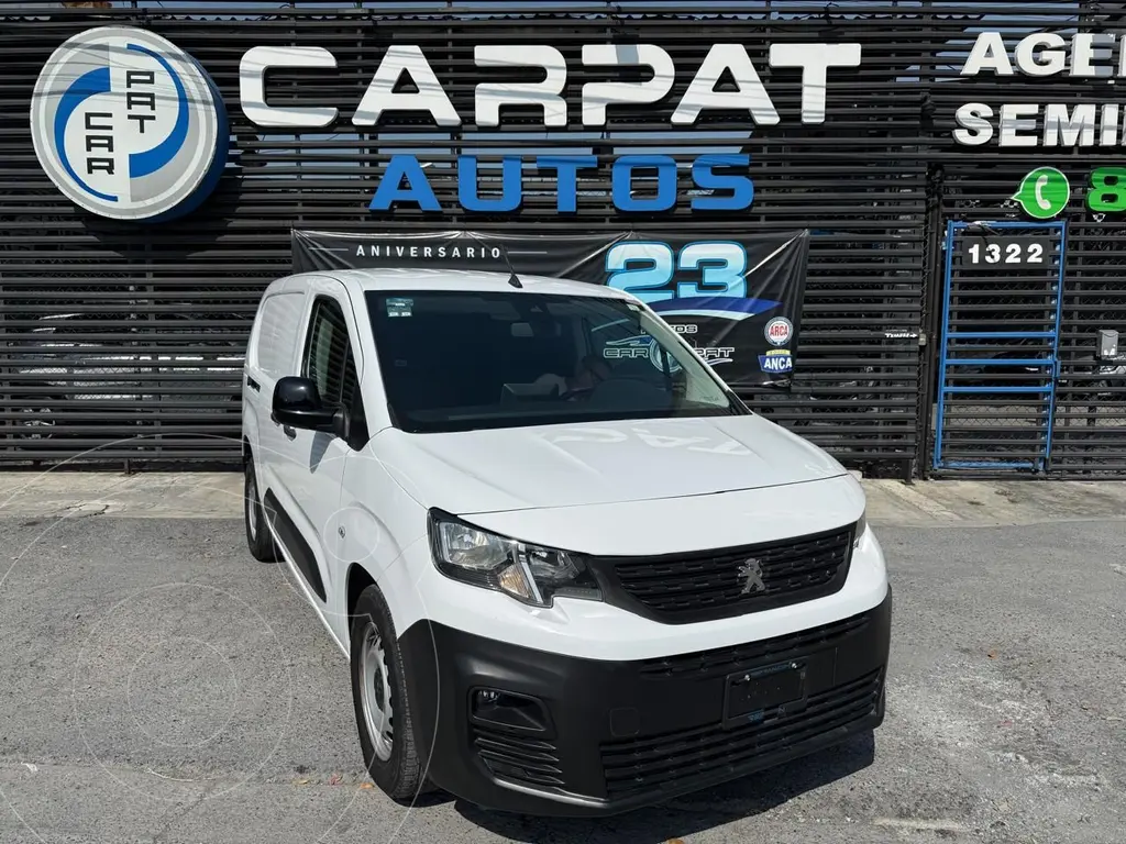 foto Peugeot Partner Maxi Pack HDi usado (2023) color Blanco precio $329,000