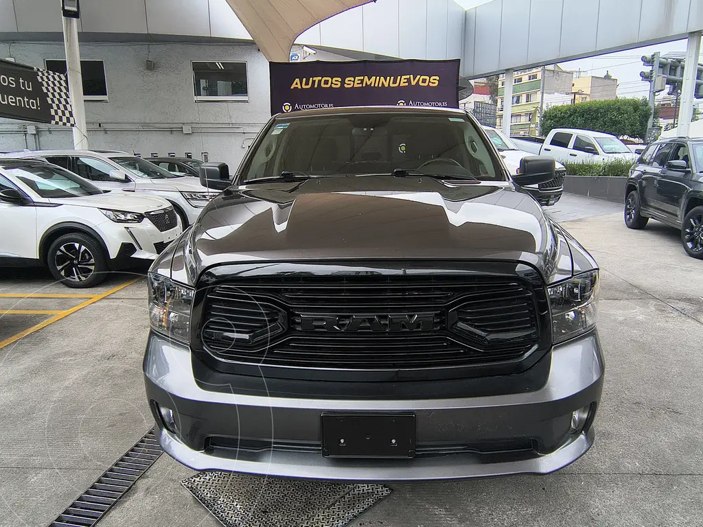 RAM 1500-classic crew cab 4x4 v8 (2022)