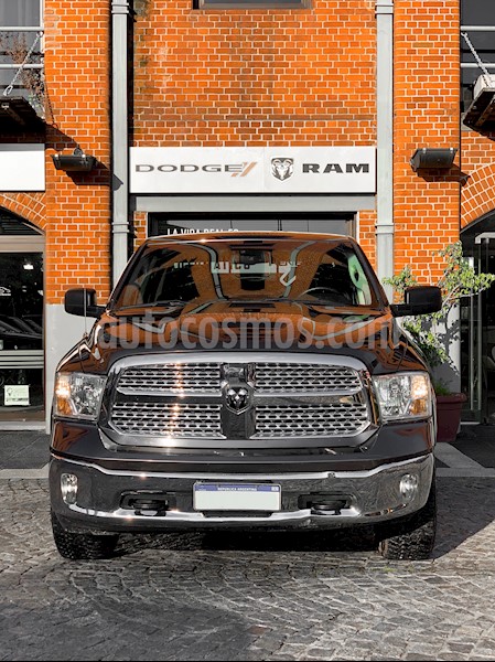 foto RAM 1500 Laramie 4x4 usado