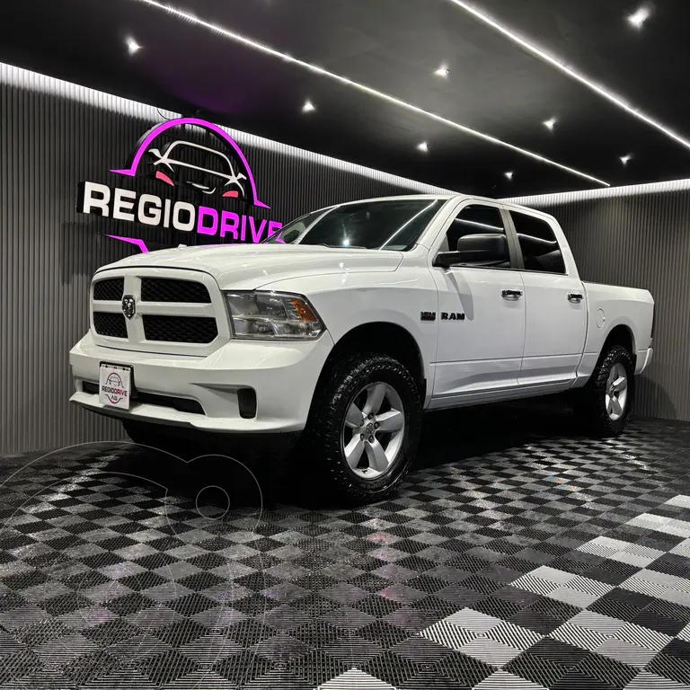 foto RAM 1500 SLT 1500 Trabajo 3.6L Aut 4x4 usado (2016) color Blanco precio $369,900